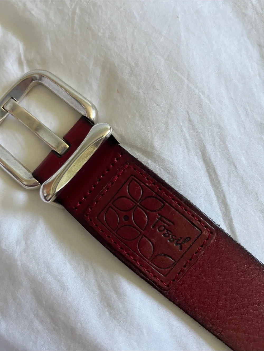 Fossil red leather burgundy maroon deep red floral imprint leather belt